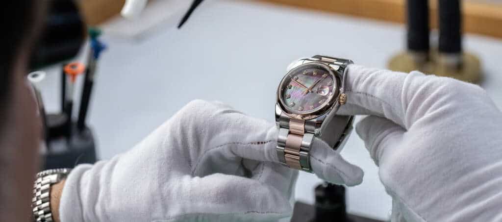How to Authenticate Luxury Watches Before Buying Tips Every Buyer Should Know